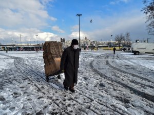 Fotoğraflarla İstanbul’da Kar Esareti