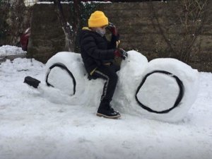Kardan Geriye Kalan Gülümseten Anlar