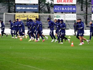 Fenerbahçe, Gustavo, Novak Ve İrfan’dan Yoksun Çalıştı