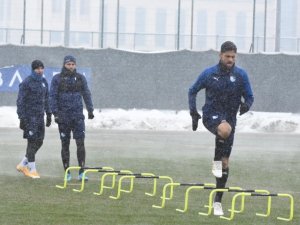 Bb Erzurumspor Yoğun Kar Yağışı Altında Çalıştı