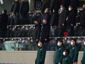 Ahmet Ağaoğlu Ve Göksel Gümüşdağ Tribünde Yan Yana