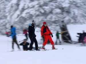 Uludağ’ın Zirvesi Yine Tıklım Tıklım
