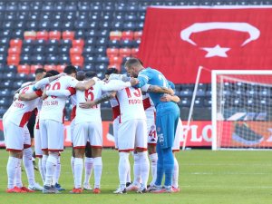 Ft Antalyaspor, Yenilmezlik Serisini 10 Maça Çıkardı