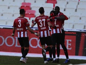 Yatabare Ligde 5. Kez Ağları Sarstı