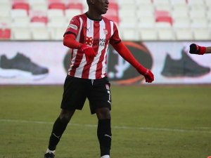 Max Gradel Ligdeki 8. Golünü Attı