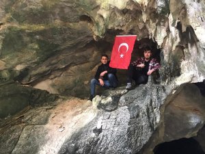 Çocukluğunda Hikayesini Dinlediği Mağaranın Keşfini Yaptı