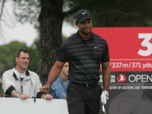 Trafik Kazası Geçiren Tiger Woods Hastaneye Kaldırıldı