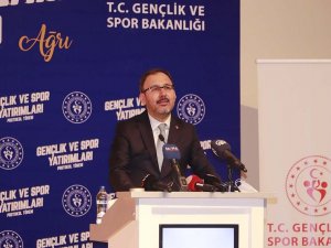 Bakan Kasapoğlu, Ağrı Gençlik Ve Spor Protokolü Programına Katıldı