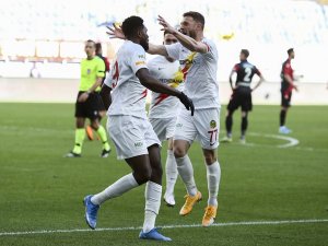 Süper Lig: Gençlerbirliği: 0 - Yeni Malayatspor: 1 (İlk Yarı)