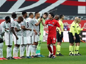 Süper Lig: Beşiktaş: 3 - Y. Denizlispor: 0 (İlk Yarı)