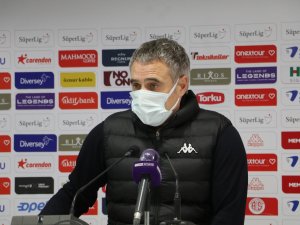 Ersun Yanal: "Oyuncularımızın Defansif Disiplinleri Her Geçen Gün Daha İyi Oluyor"