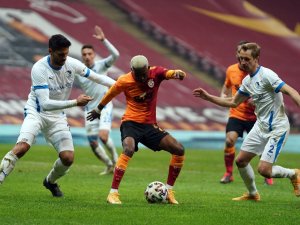 Galatasaray Evinde 10 Maçtır Kaybetmiyor