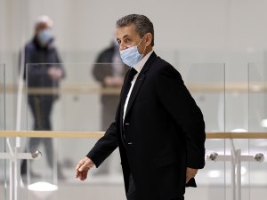 Sarkozy, 3 Yıl Hapis Cezasına Çarptırıldı