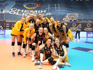 Vakıfbank, Üst Üste 9. Yarı Final İçin Sahada