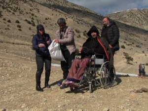 Dünya Hayvanları Koruma Günü’nde Yaban Hayvanları İçin Doğaya Yem Bıraktılar