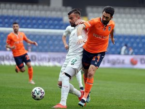 Süper Lig: Medipol Başakşehir: 0 - İh Konyaspor: 0 (İlk Yarı)