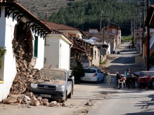 Yunanistan’da Artçı Sarsıntılar Devam Ediyor