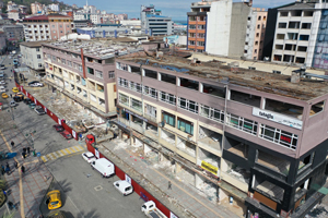 Rize'de Belediye Blokları ve Doktorlar Sitesindeki Büyük Yıkım Başlıyor