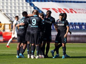 Süper Lig: Kasımpaşa: 1 - Trabzonspor: 1 (İlk Yarı)