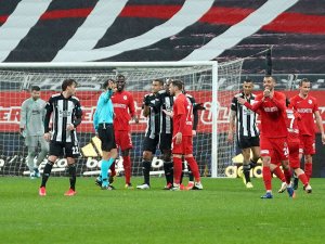 Süper Lig: Beşiktaş: 1 - Gaziantep Fk: 0 (İlk Yarı)