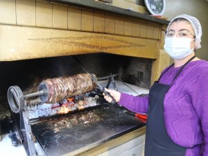 Artvin’de Dönere Kadın Eli Değdi