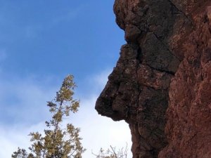 Gümüşhane’de Ağlayan Kadını Andıran Kaya Dikkat Çekiyor