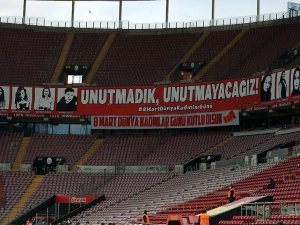 Türk Telekom Stadyumu’nda 8 Mart Kadınlar Günü Mesajları