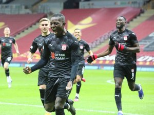 Max Gradel Gol Sayısını 9’a Çıkarttı