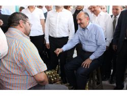Sağlık Bakanı Müezzinoğlu, Ayakkabılarını Boyattı