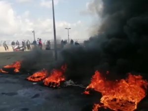 Lübnan’da Ekonomik Kriz Devam Ederken, Protestocular Yine Sokaklarda