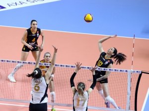Kadınlar Axa Kupa Voley’de İlk Finalist Vakıfbank Oldu