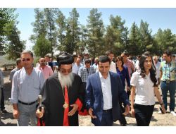 Demirtaş, Mor Gabriel Manastırını Ziyaret Etti