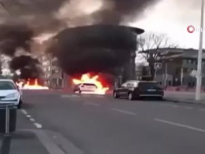 Lyon’da Tansiyon Yükseldi, Araçlar Ateşe Verildi