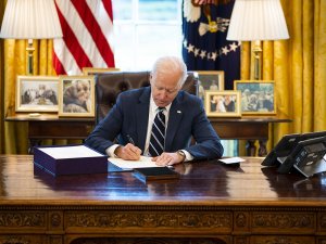 Biden, 1.9 Trilyon Dolarlık Covid-19 Destek Paketini İmzaladı