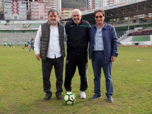 Giresunsporlu Eski Futbolcular Atatürk Stadyumu’ndaki Anılarını Tazelediler