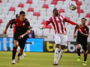 Süper Lig: D.g. Sivasspor: 1 - Karagümrük: 0 (Maç Sonu)