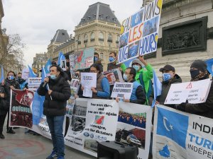 Fransa’da Uygur Türklerine Destek Protestosu