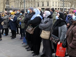 Paris’te "Ayrılıkçı" Yasa Tasarısı Ve İslamofobi Protestosu