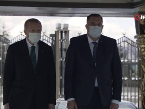 Bosna Hersek Devlet Başkanlığı Konseyi Başkanı Dodik’i Resmi Törenle Karşıladı