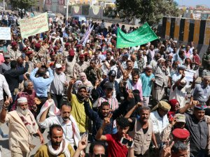 Yemen’de Halk Hükümet Sarayını Bastı