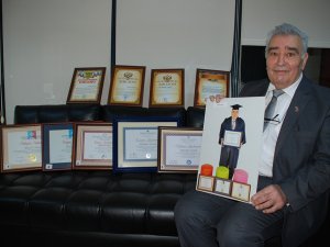 Alzheimer’a Savaş Açtı, 81 Yaşında 6. Üniversitesini Okuyor