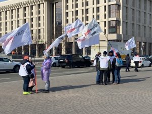 Ukrayna’da Yeni Karantina Kararı Protesto Edildi