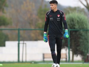 Altay Bayındır: "Duygusal Anlamda Yoğun Hisler Yaşadım, Bu Da Dışa Vurdu"