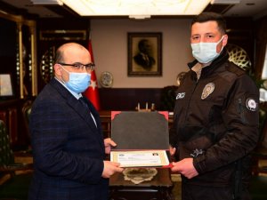 İskeleden Denize Düşen Genç Kızı Kurtaran Kahraman Bekçi O Anları Anlattı