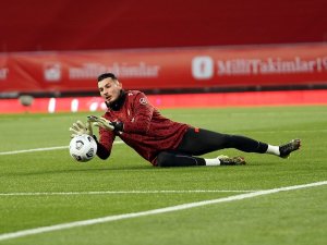 Uğurcan Çakır Penaltı Kurtardı