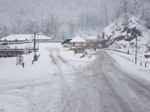 Bursa’da Kar Yağışı Etkili Oluyor