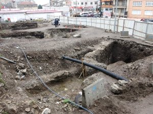 Trabzon’da Otoparktan Çıkan Mimari Kalıntılar İçin Rapor Hazırlanıyor