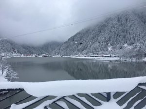 Uzungöl’e Mart Karı Düştü