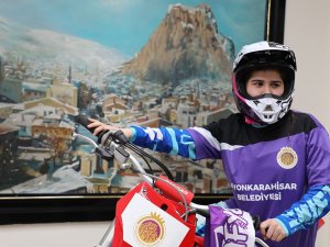 Dünya Motokros Şampiyonası’nda Türkiye’yi Temsil Edecek İlk Kadın Sporcu Irmak Yıldırım, Kampa Girdi