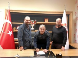 Gümüşhanespor’da Sezgin Köprülü İmzayı Attı